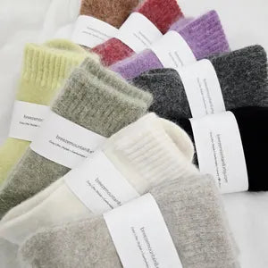 Κάλτσες και καλτσόν